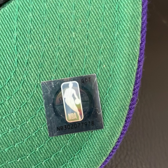 Toronto Raptors snap back hat - Picture 11 of 11